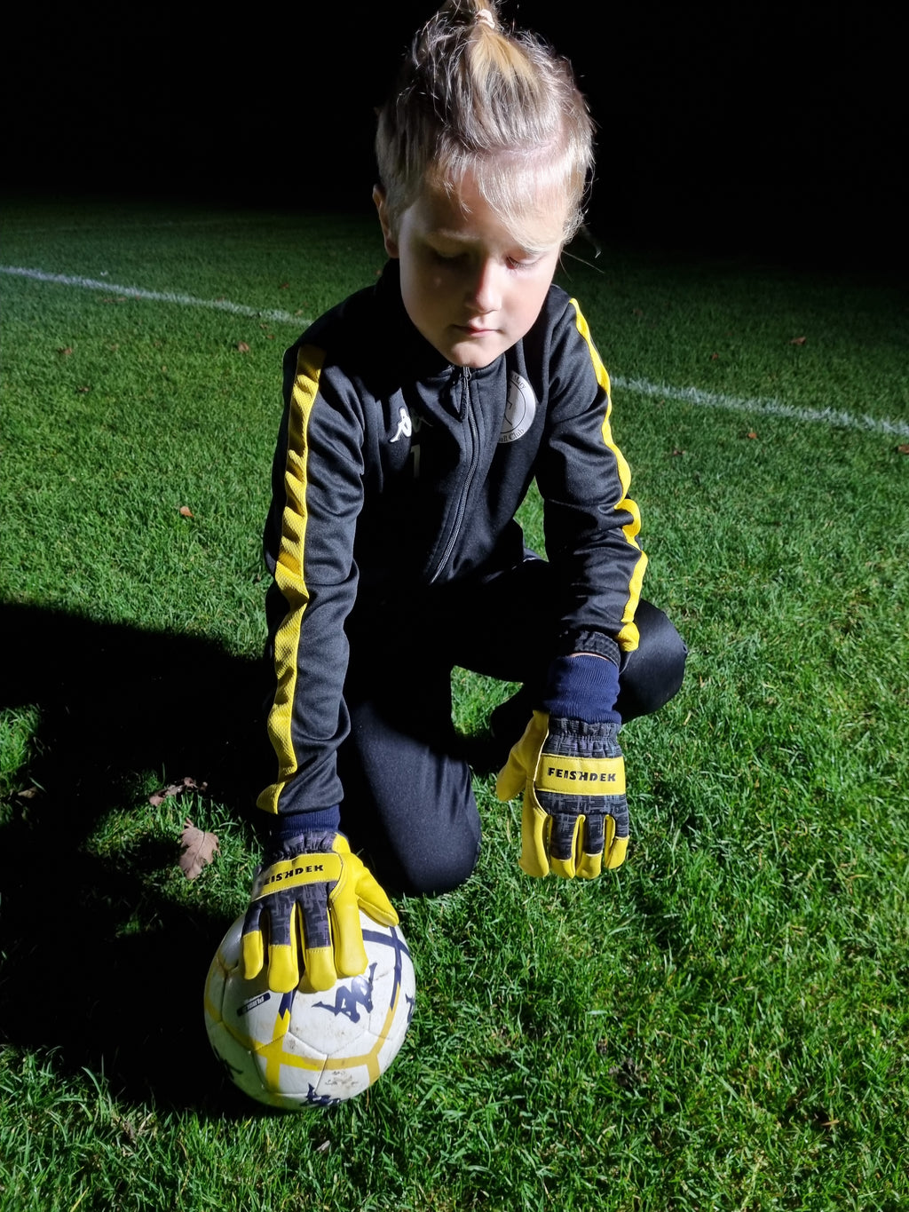 Real Leather Kids Elastic Wrist 3M Thinsulate Cold Weather Gloves